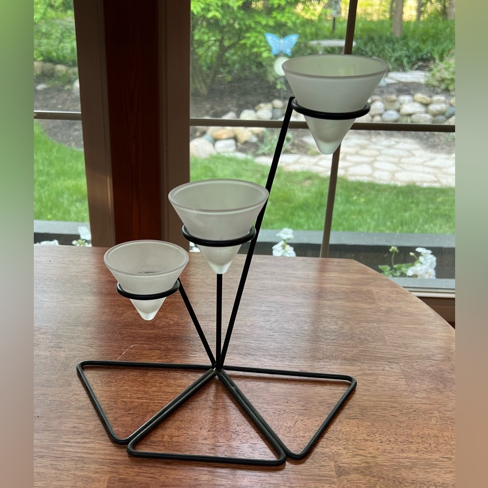 Partylite 3 tier tea light holder.